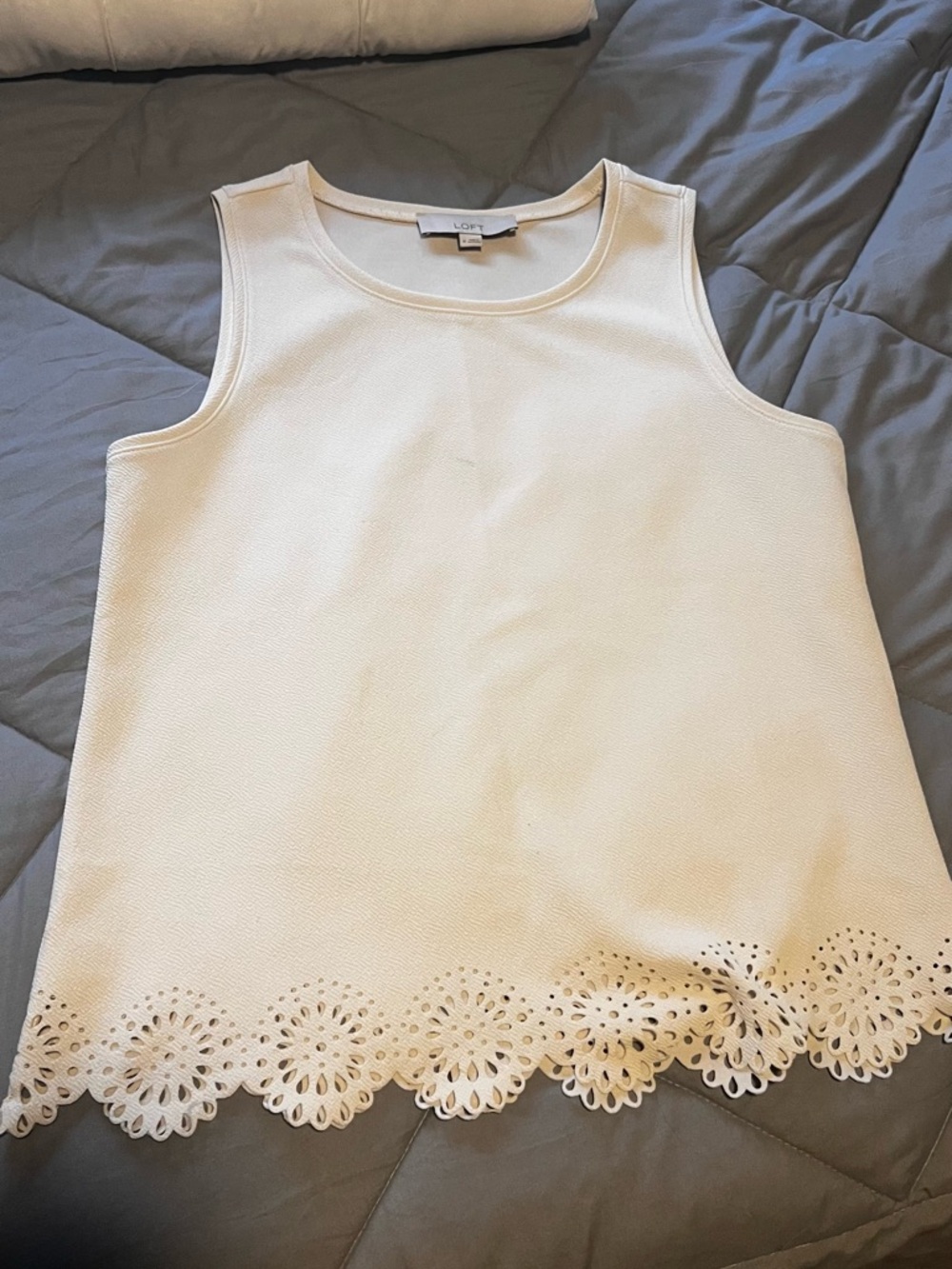 LOFT White Sleeveless Blouse | Size M | Scalloped Eyelet Hem